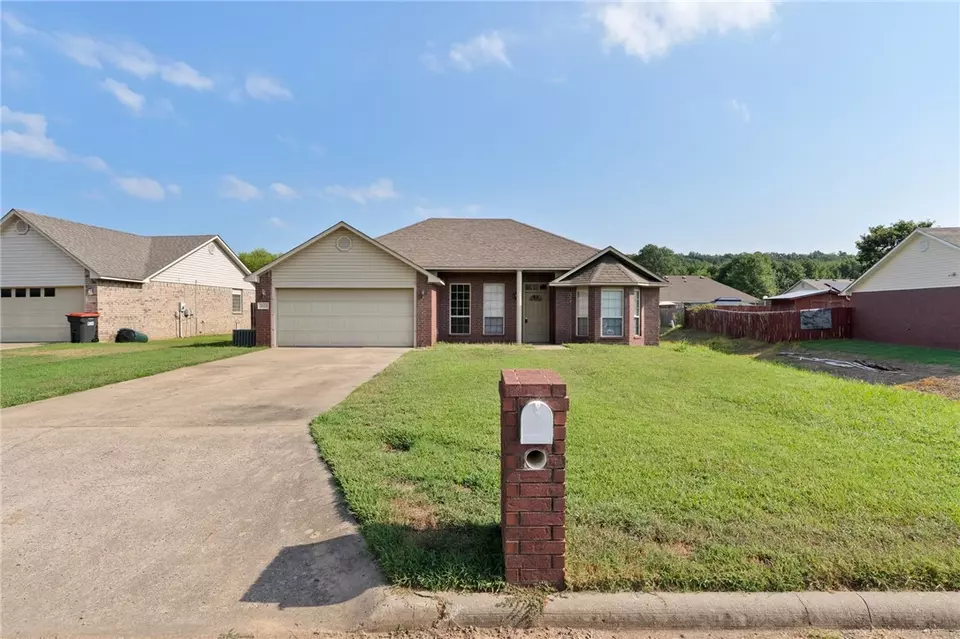 Exterior - 2624 Red Oak Dr, Van Buren, AR 72956 photo 2 of 7