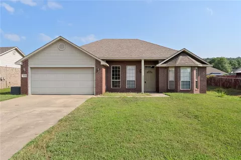 Exterior - 2624 Red Oak Dr, Van Buren, AR 72956 photo 1 of 7