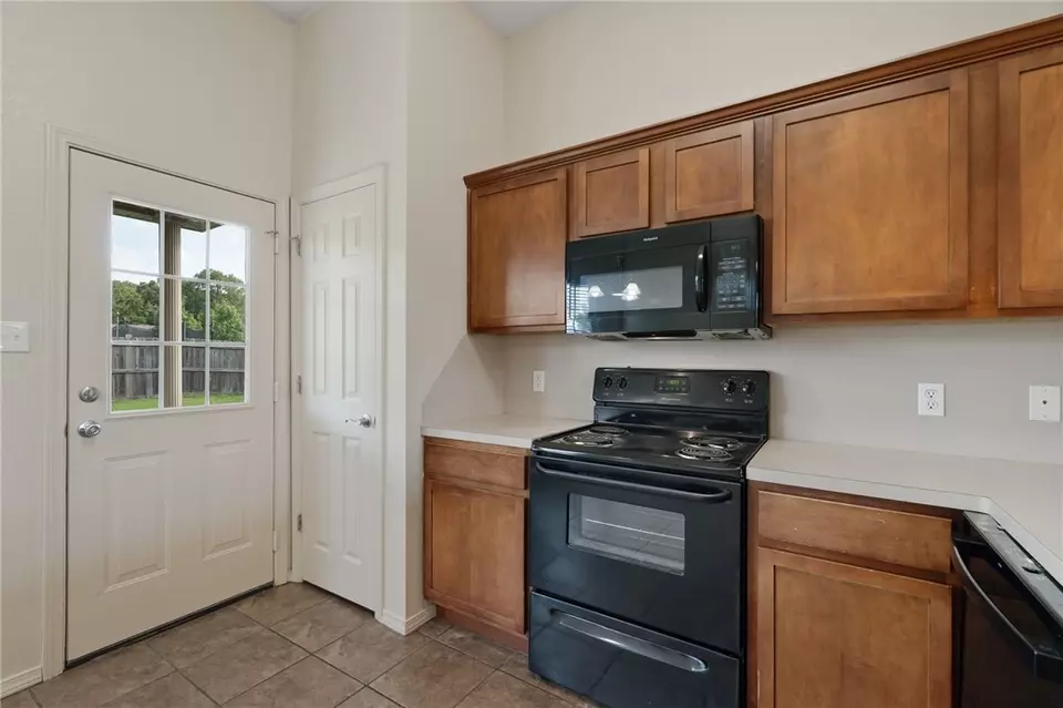 Entry Way - 2624 Red Oak Dr, Van Buren, AR 72956 photo 1 of 1