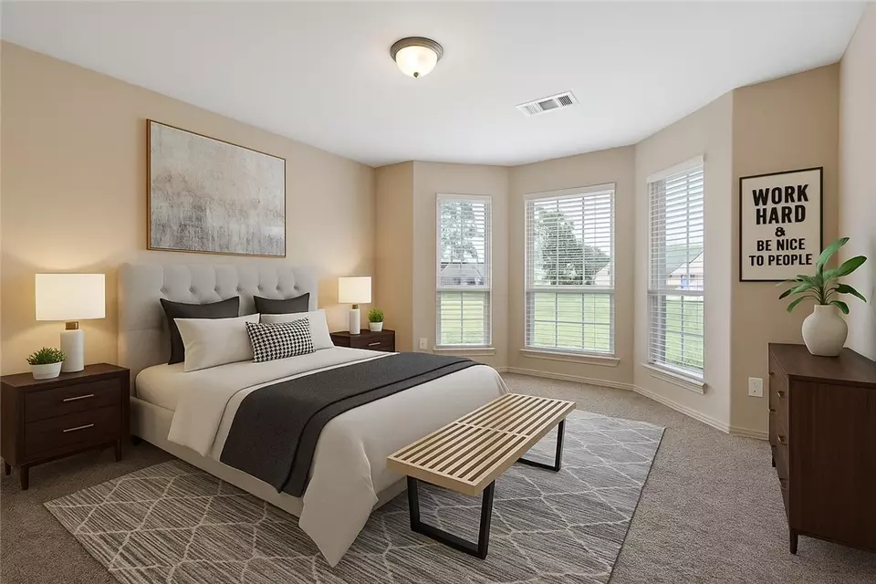 Bedroom - 2624 Red Oak Dr, Van Buren, AR 72956 photo 6 of 9