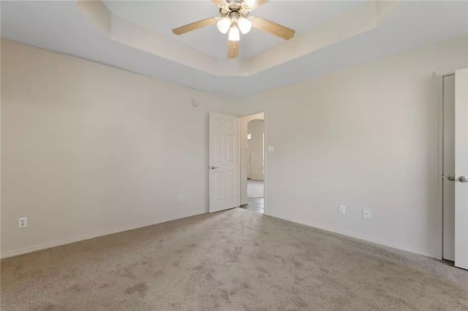 Bedroom - 2624 Red Oak Dr, Van Buren, AR 72956 photo 2 of 9