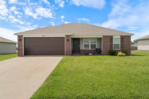 813 NW 68th Ave, Bentonville, AR 72713