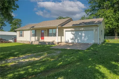 303 Water St, Exeter, MO 65647
