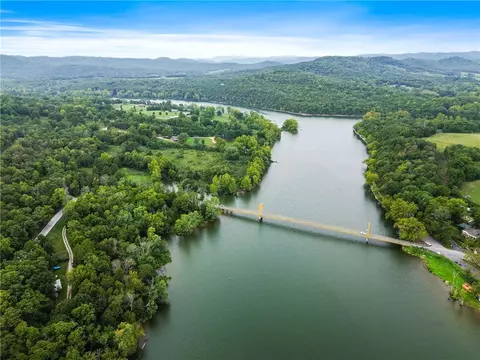 483 County Road 231, Eureka Springs, AR 72631