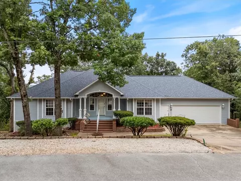 42 Indian Wells Dr, Holiday Island, AR 72631