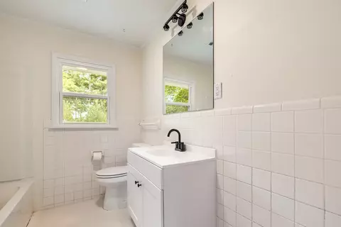 Bath - 301 Michael St, Springdale, AR 72764 photo 1 of 5