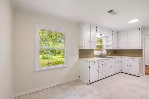 Kitchen - 301 Michael St, Springdale, AR 72764 photo 1 of 5
