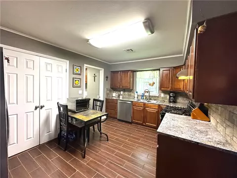 Kitchen - 402 Phillips St, West Fork, AR 72774 photo 2 of 2
