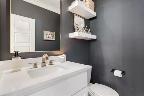 Bath - 5220 S Brookmere St, Rogers, AR 72758 photo 3 of 5