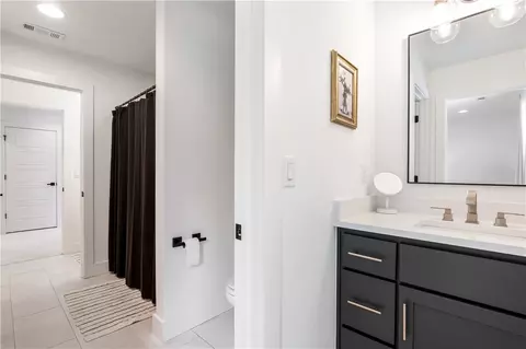Bath - 5220 S Brookmere St, Rogers, AR 72758 photo 5 of 5