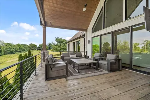 Exterior - 5888 E Sparkling Rd, Springdale, AR 72764 photo 10 of 13