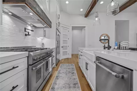 Kitchen - 5888 E Sparkling Rd, Springdale, AR 72764 photo 5 of 8