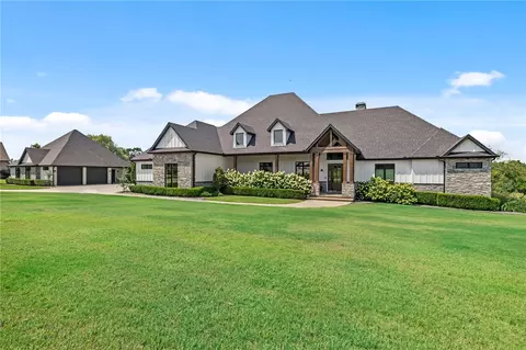 5888 E Sparkling Rd, Springdale, AR 72764