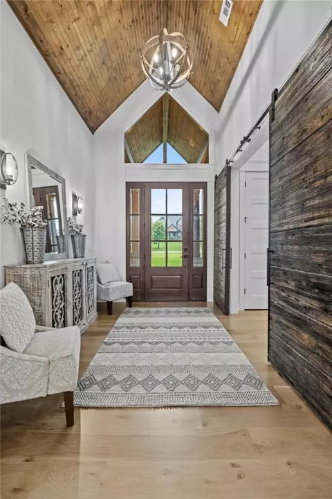 Entry Way - 5888 E Sparkling Rd, Springdale, AR 72764 photo 1 of 3