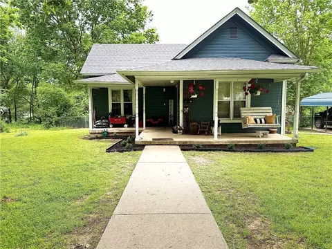 107 Rose Ave, Berryville, AR 72616