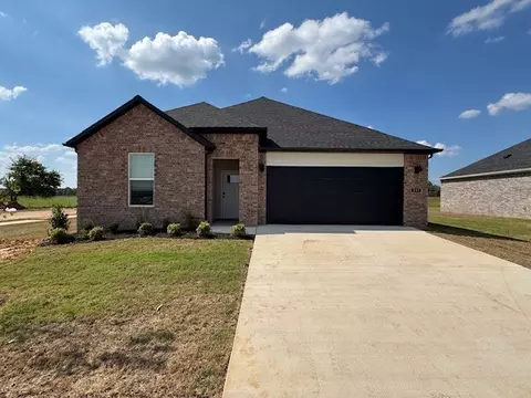 557 W Canada Dr, Farmington, AR 72730