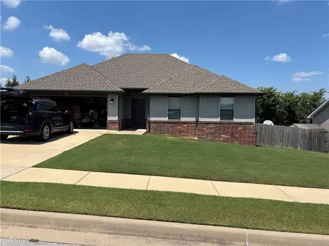 1420 Colonel Hawthorne Dr, Prairie Grove, AR 72753