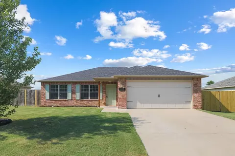 3596 Vanleer Ave, Springdale, AR 72764