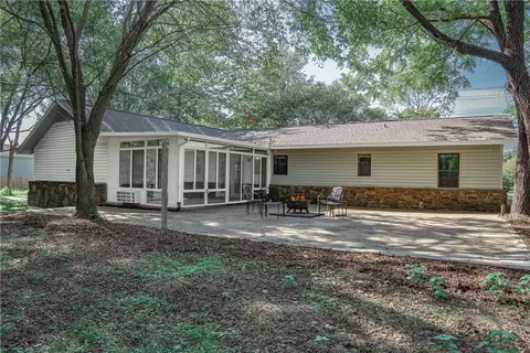 843 Bowen Blvd, Fayetteville, AR 72703