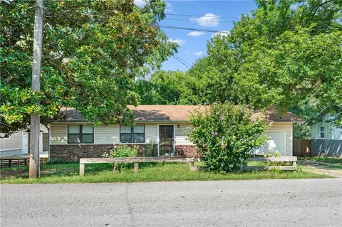 1119 S Ellis Ave, Fayetteville, AR 72701