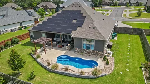 3731 Bitterroot St, Bentonville, AR 72712