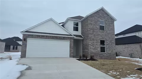 2320 Longfellow Dr, Bentonville, AR 72713