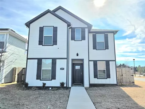 4897 W Triangle St, Fayetteville, AR 72704
