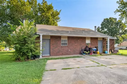 4498 Renee Ct, Fayetteville, AR 72704