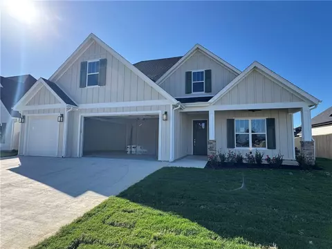2717 Amaris Ave, Lowell, AR 72745
