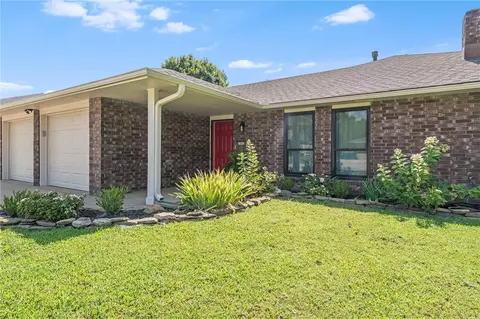 1902 SE Lawrence St, Bentonville, AR 72712