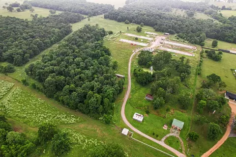 492 NW Cowan Ave, Gentry, AR 72734