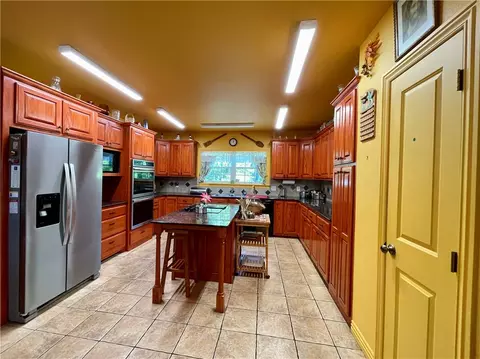 Kitchen - 895 Madison 6180, Wesley, AR 72773 photo 2 of 2