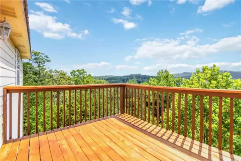 8 Blackfoot Dr, Holiday Island, AR 72631