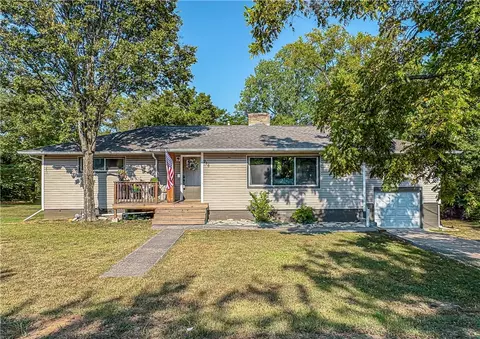 916 N Estes Ave, Yellville, AR 72687