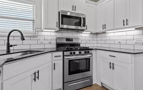 Kitchen - 359 Smith St, West Fork, AR 72774 photo 2 of 2