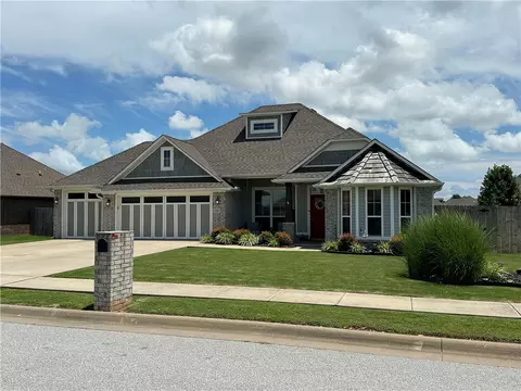 210 Adams St, Pea Ridge, AR 72751