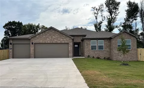 971 Pebble Dr, Prairie Grove, AR 72753
