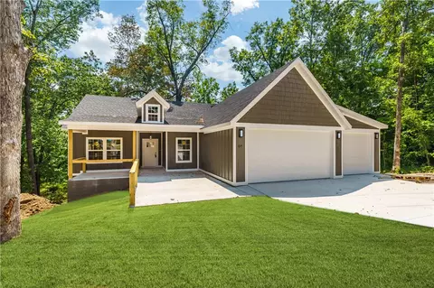 44 Cresswell Dr, Bella Vista, AR 72714
