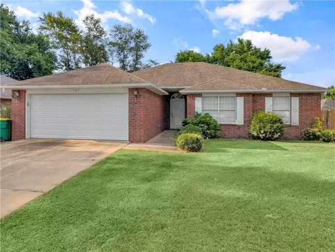 107 Birch St, Centerton, AR 72719