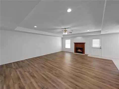 Living - 107 Birch St, Centerton, AR 72719 photo 1 of 4