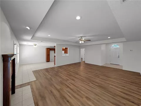 Living - 107 Birch St, Centerton, AR 72719 photo 2 of 4