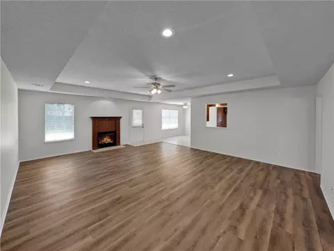 Living - 107 Birch St, Centerton, AR 72719 photo 3 of 4