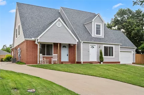 504 Braithwaite St #A & B, Bentonville, AR 72712