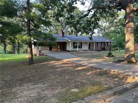 207 Pleasant Ave, Berryville, AR 72616
