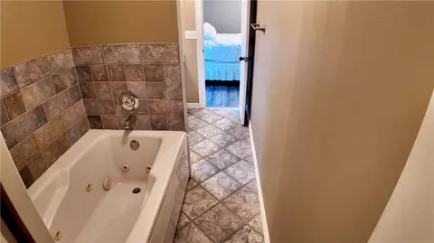 Bath - 2664 Brookside St, Springdale, AR 72764 photo 1 of 2