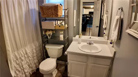 Bath - 2664 Brookside St, Springdale, AR 72764 photo 2 of 2