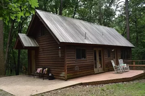 2244 Peach Orchard Ln, Ozark, AR 72949