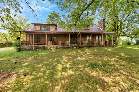 10591 Viney Grove Rd, Prairie Grove, AR 72753