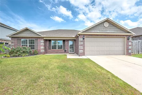 4204 Comstock Ave, Bentonville, AR 72713