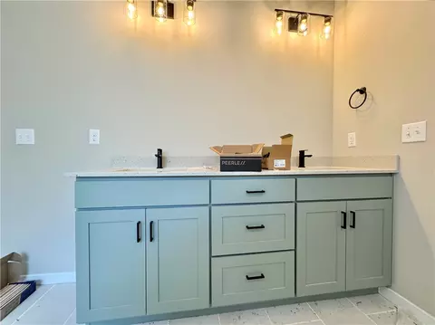 Bath - 3823 Tranquility St, Springdale, AR 72764 photo 3 of 8